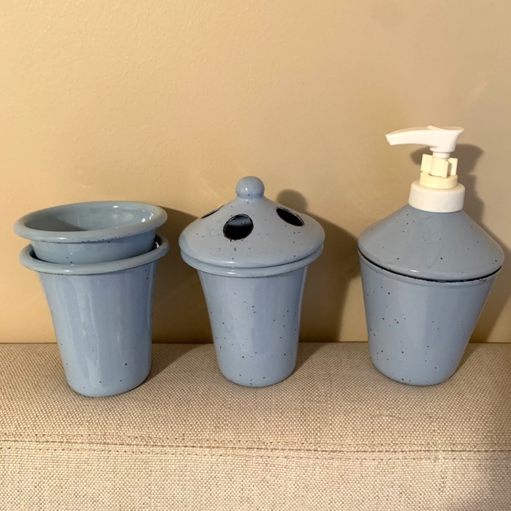 Martha Stewart NEW 4 Piece Speckle Enamel Bathroom Accessory Set Periwinkle Blue